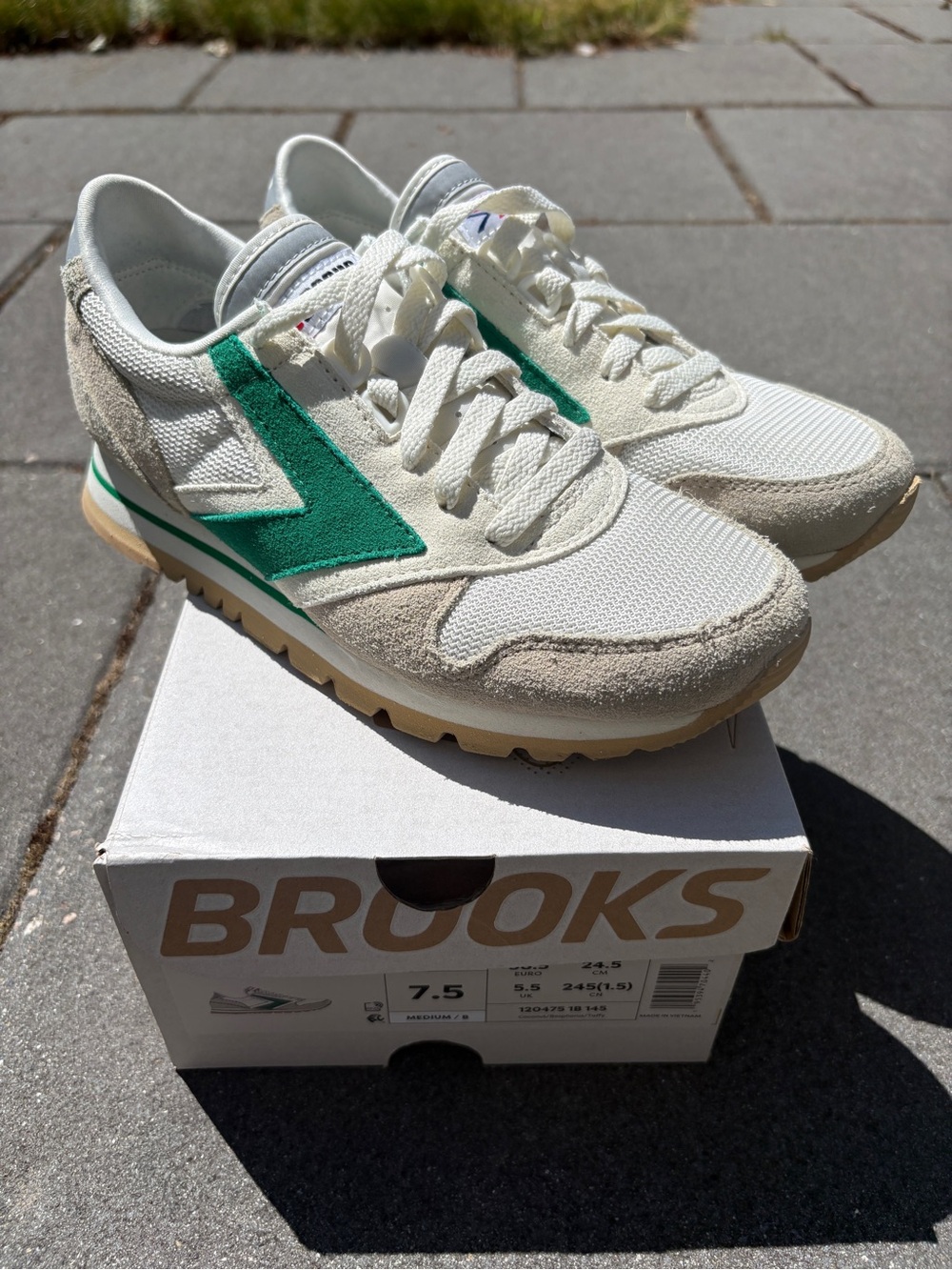 Brooks Chariot - Picture 7 of 15